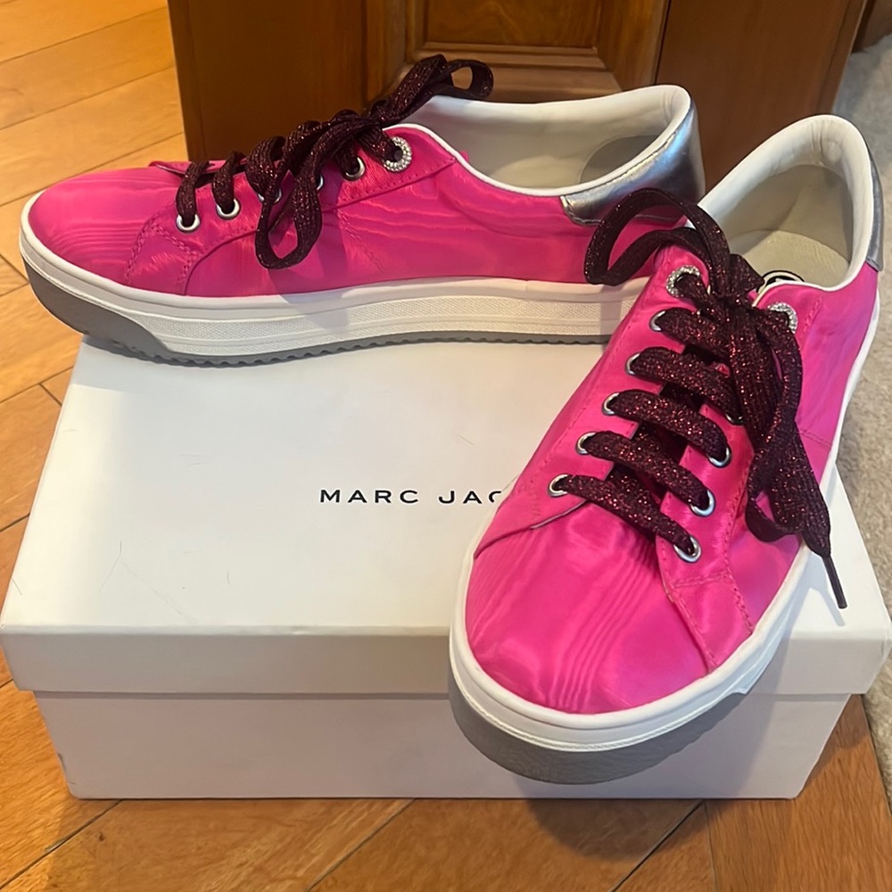 Authentic Marc Jacobs magenta platform sneakers